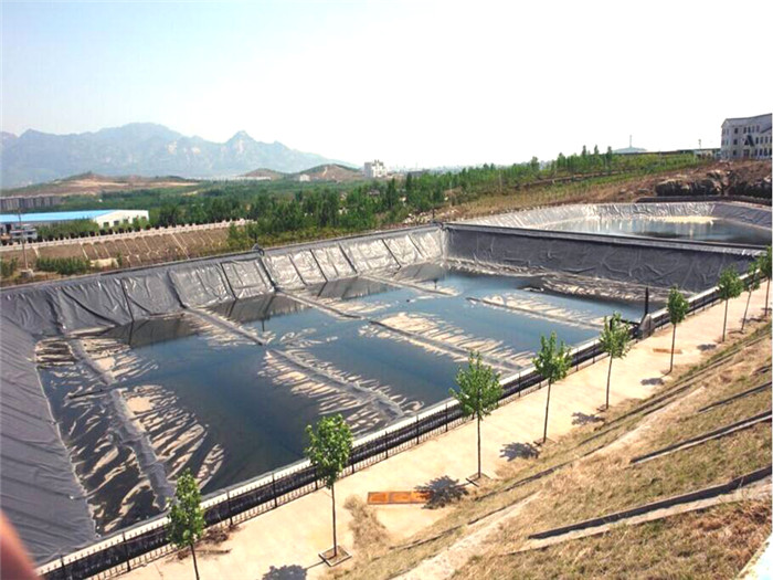 防渗土工布是什么样的